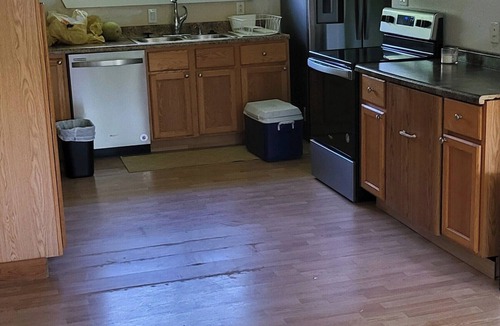 Grand Junction House | Private Country Escape on 5 Acres, Fast Wi-Fi, 15 Min to Lake Michigan