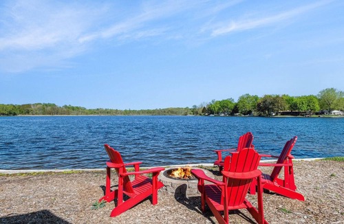 Benton Harbor House | Private Island Escape - Footbridge Access - 360° Views - Sunrise + Sunset