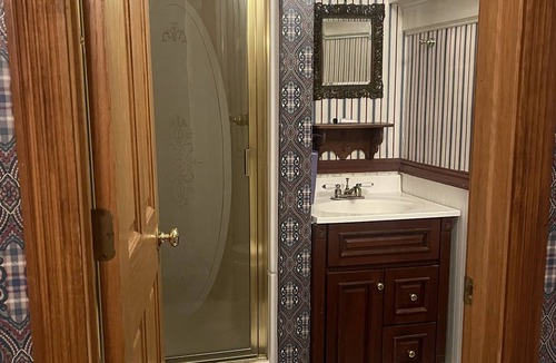South Bend House | Private Room Downtown South Bend by the Studebaker House