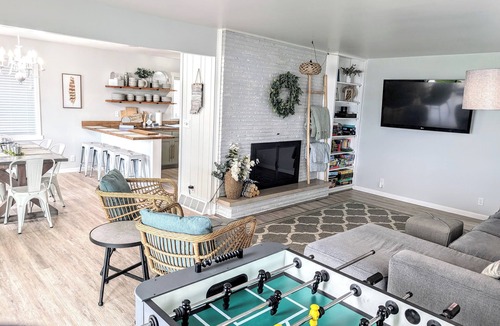 Simonton Lake House | Private Waterfront 4 Bedroom Lake Home, 25 min. from Notre Dame, Simonton Lake