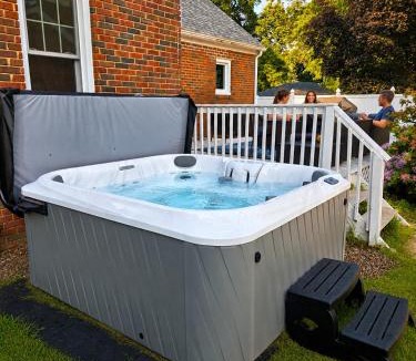 South Bend House | Profs Riverside Haven Art & Style Sleeps 10