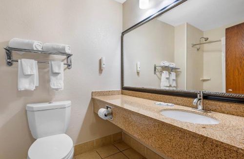 Goshen Hotel | Quality Inn & Suites Goshen