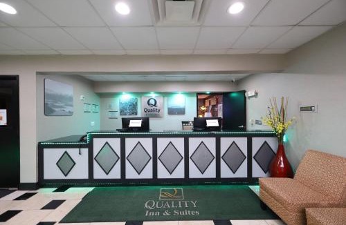 Mattoon Hotel | Quality Inn & Suites Mattoon South