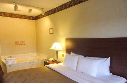 Shorewood-Tower Hills-Harbert Hotel | Quality Inn