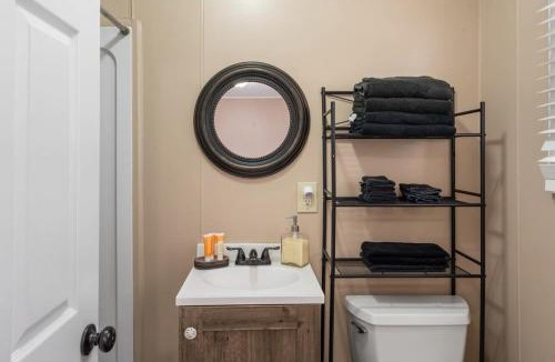 Mayfield Apartment | Queen Suite with Scenic Views at Fife Lake Lodge