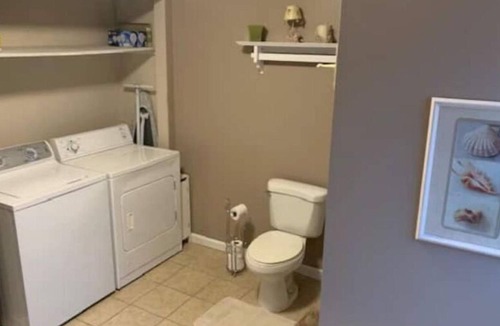 Midtown House | Quiet, Comfortable, Close.