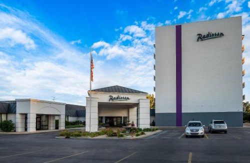 Grand Rapids Hotel | Radisson Hotel Grand Rapids Riverfront