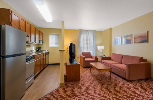 Novi Apartment | Relax in a Home-Like Suite w/BBQ Access Minutes from Novi Attractions