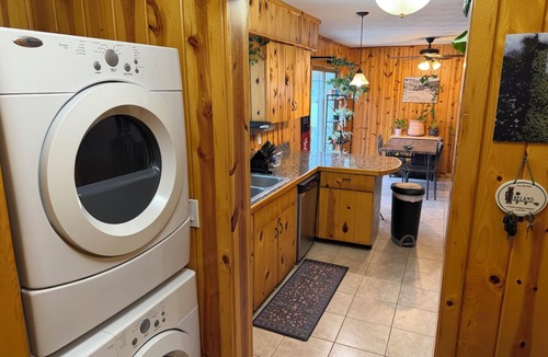 Mount Pleasant House | Relax near CMU and Casino with hot tub and fireplace