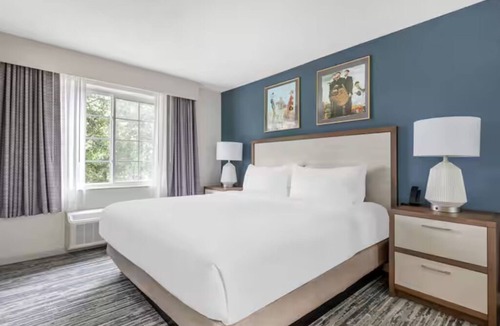 Mishawaka Hotel | Relaxing 1BR Stay w/Kitchen l Indoor Pool, Fitness & Outdoor BBQ Area