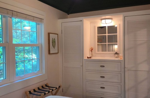 Michigan City Cottage | Relaxing Woodsy Cottage Retreat: Perfect for Families & Friends [Sleeps 8]