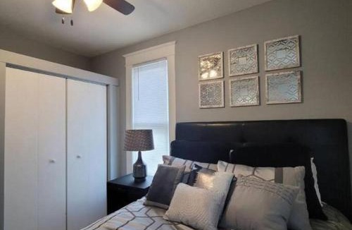 Grand Rapids Apartment | Retreat Suite 4 - Downtown Getaway