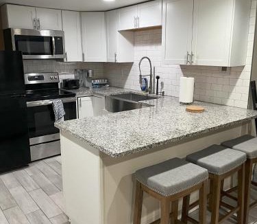 Broad Ripple Apartment | Ripple Avenue Suites Suite B