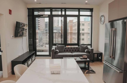 Near North Side Apartment | River North Private Balcony With In and Out Parking
