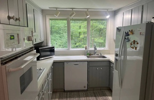 Dexter House | Riverbend: A beautiful country 4-bedroom house in Dexter.