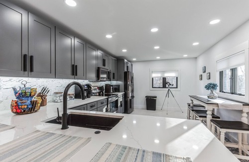 Niles House | Riverfront Haven: Hot Tub, Fire Place 5 Beds Near ND