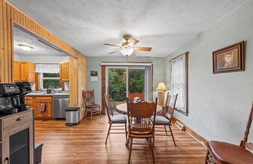 Niles House | Riverside Retreat - Walk to Downtown, YMCA, Fishing!
