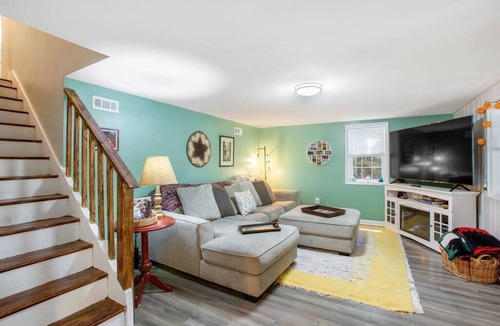 Kankakee Cabin | RIVIERA》Intimate, Adventurous, Comfy