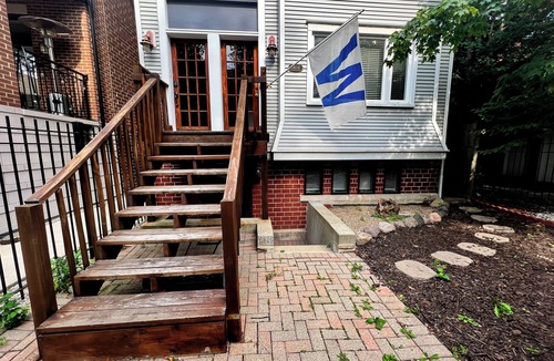Wrigleyville Apartment | Root! Root! Root! For the Home Team in this Modern Studio