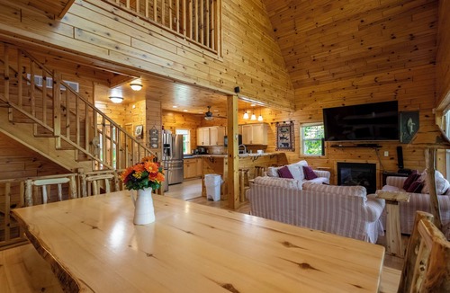 Cassopolis House | Sandy Beach Wheelchair-Friendly Knotty Pine Lodge w/47 Wooded Acres!