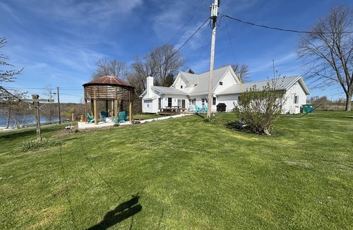 Rolling Prairie House | Saugany Lake Life , 25 acres to roam, large spacious home
