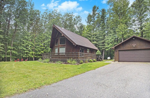 Manistee House | Secluded Pet-Friendly Family Home on 10 Acres