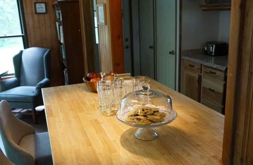 Dowagiac Cottage | Secluded Woods Edge Cottage in Dowagiac MI.