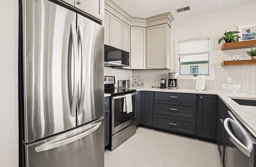 Manistee Condo | Second Floor Lake Michigan Condo with Sunset Views