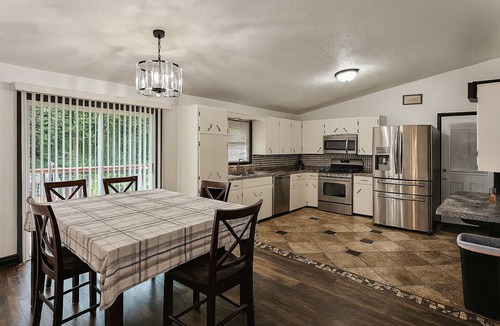 Wyoming House | Serene Family Home: Sleeps 16!