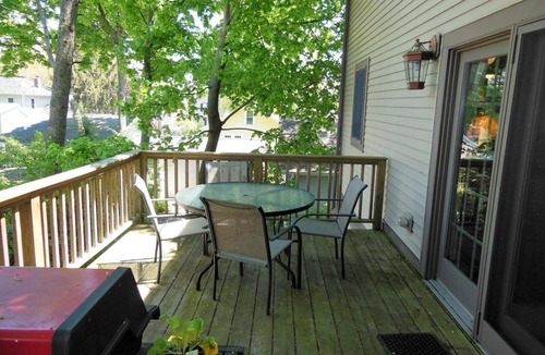 South Haven House | Shady Pines - Walk To South Beach & Downtown