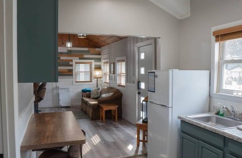 Sister Lakes Cabin | Sister Lake Cottages - Unit 5