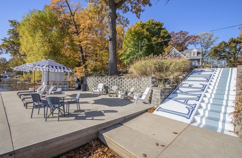 Sister Lakes House | Sister Lakes 7 bedroom with Game room, Hot tub, Basketball and amazing views