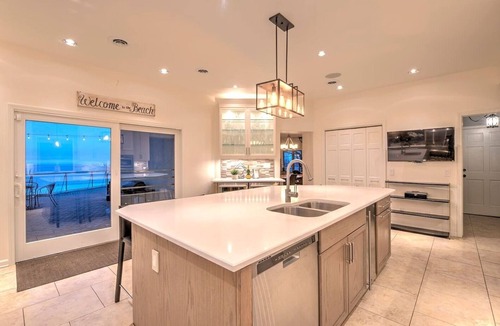 Miller Beach Villa | Skyline Views, Hot Tub, Beachfront, Lavish Kitchen at Dunetop Villa