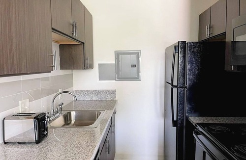 Corryville Apartment | Sleepover | Vibrant 1BD/1BA + Gym - Cincinnati
