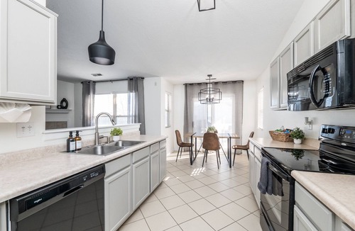 Noblesville House | ✨ Sleeps 10 - 5 Minutes to Grand Park - Family Favorite!
