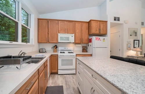 South Haven Villa | 🏖️ Sleepy Hollow Beach Resort, Patio 33 – Family Fun on Lake Michigan!