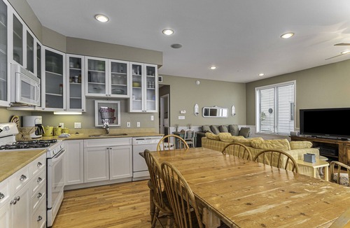 South Haven Villa | Sleepy Hollow Beach Resort, Shore 39 – Family Fun on Lake Michigan!