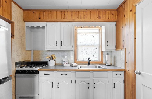 Muskegon House | Snug Harbor Inn | Milkweed Suite | Near Lake MI
