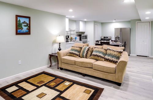Granger Apartment | South Bend Area Vacation Rental 8 Mi to Notre Dame