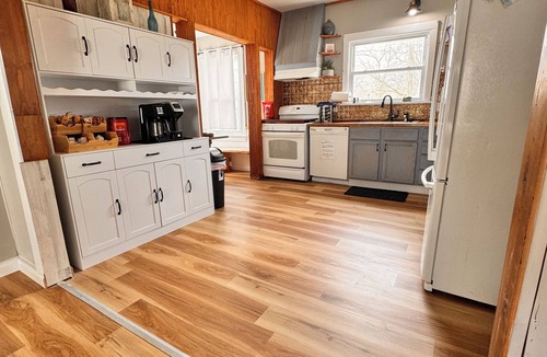 Westside Connection House | Space everyone can enjoy, 4 miles to downtown Grand Rapids!