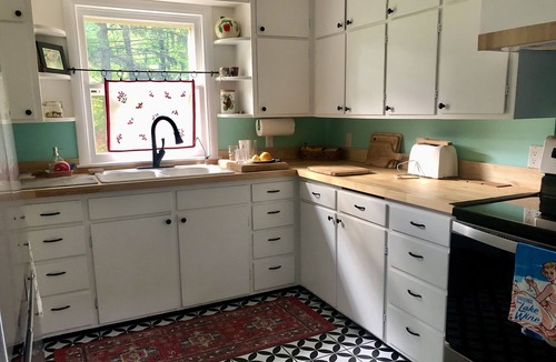 Lake Michigan Beach House | Spacious 3 BDR 3 BA 2 Acre property one minute from Lake Michigan-Dog Friendly!