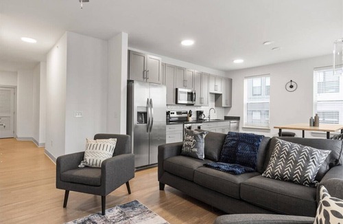 East Walnut HIlls Apartment | Spacious 3BR/3BA Suites Near Downtown Cincinnati