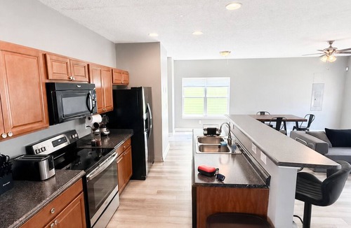 Kennedy King House | Spacious 4BR Near Downtown Indy, Pets Welcome, Central, Free Parking, Family
