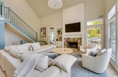 Muskegon House | Spacious Cottage on Lake Michigan: Stunning Views!