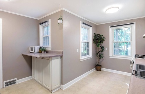 Ypsilanti House | Spacious Depot Town 6BR Multi-Unit!