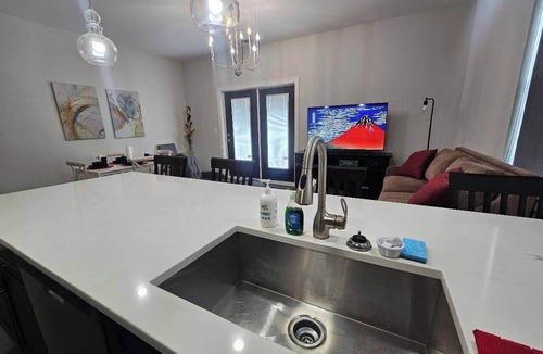Lower West Side Apartment | Spacious Modern Pilsen Retreat | Sleeps 8 | Near Downtown Chicago