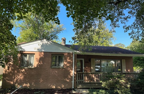 Downers Grove House | Spanish décor w/modern twist & fenced yard