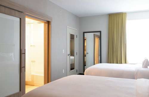 South Bend Hotel | SpringHill Suites by Marriott South Bend Notre Dame Area