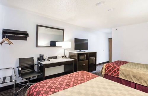 Charlotte Hotel | Stay Near Downtown with Free Parking and Free Breakfast | 2 Units