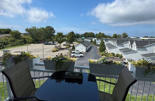 Spring Lake Condo | Stay Steps from the Water: Pool Access & Impeccably Styled Condo